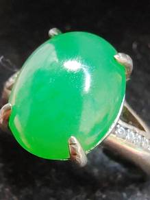 Giok Jadeite Myanmar Alami Gred A Ais Hijau
