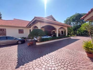 [SALE]Georgetown Penang, Cozy Big Glassland Bungalow For SALE