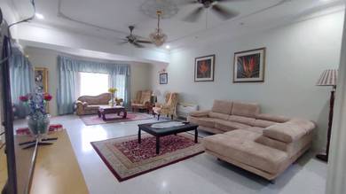 Rare Oversized Terrace Lot - 6Bedrooms - Solar Powered Home - Freehold
