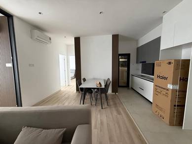 Furnished and 2 Car Park Milano 8, opposite Vivacity