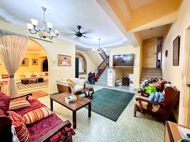 Double Storey Corner House for Sale in Bandar Enstek | 45x75| Freehold