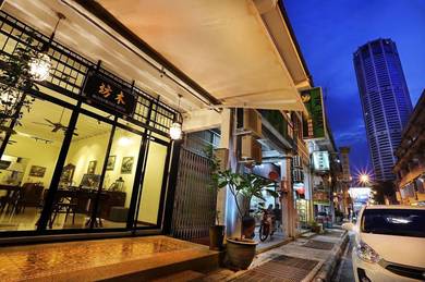 2-Storey Corner Heritage House for RENT (NICE UNIT)