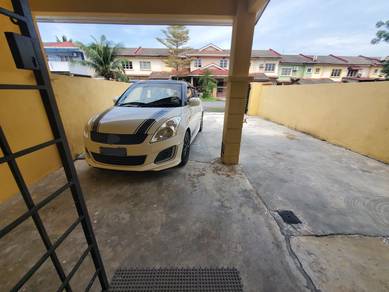 Parking Luas Bilik Sewa Muslimah Bukit Beruntung Master Room Furnish