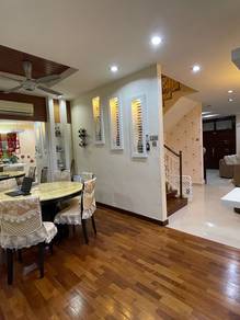 A Very Exquisitely Maintained 3 StoreysTerraced House @ Tanjung Bungan