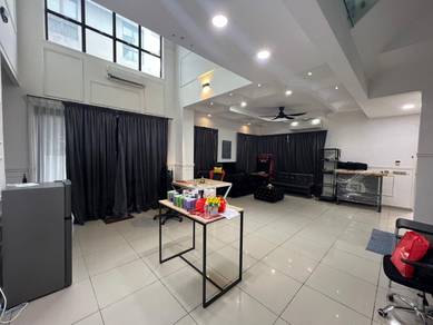 Renovated and Fully Extend 3 Storey Semi D 32x70 at Setia Utama 1