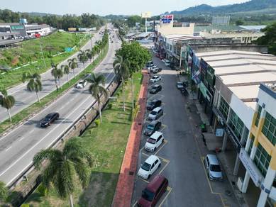 Facing Road 3 Storey Shoplot Pusat Perniagaan Zamrud Sungai Petani