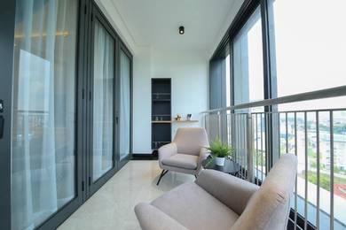 5 Star Condo, FREEHOLD - 4R, Big Balcony, Next to Mall MRT, Nice View