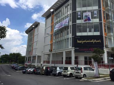 Bangi Sentral Corner Unit Ground Floor with Car Park Basement for RENT