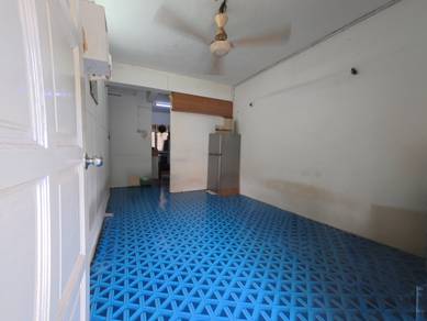 SS13, Subang Jaya Flat Ground Floor unit for sale
