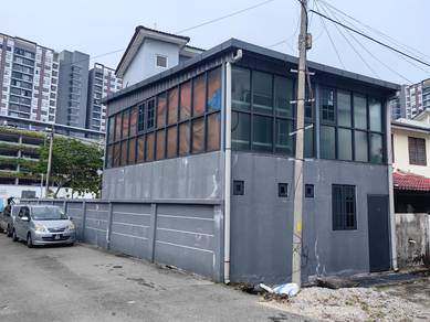 LA Cottage 2.5-Storey End Lot for Sale Renovated & Move-In Ready