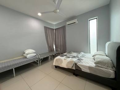 Corner Serin Residency 4 Rooms Condo In Lakepoint D'Melor Cyberjaya