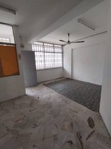 19 MAJESTIC HEIGHTS APARTMENT 3-Bedrooms 2-Baths 700sf Marble Floor