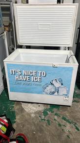 Frozen Singer chest deep freezer peti beku 300 Ltr