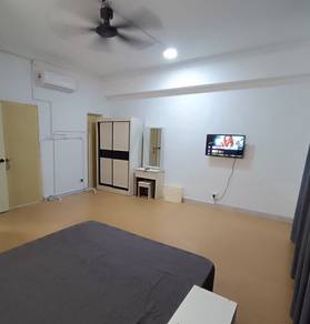 Rooms with Private Bathrooms | Near CIQ & RTS | Pelita Indah