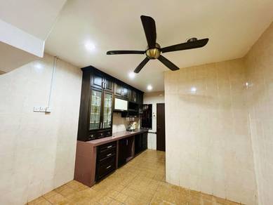 Double storey terrace at Prima Saujana Kajang gated with security