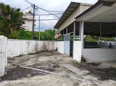 Rumah tepi untuk dijual di pekan Gopeng