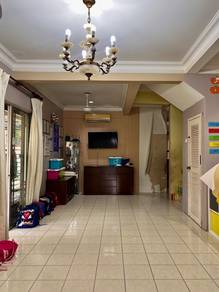 Rare Freehold Corner Lot with Spacious Garden Space!