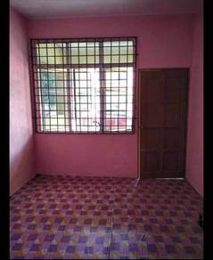 Rumah Teres di Kemuning Machang untuk dijual
