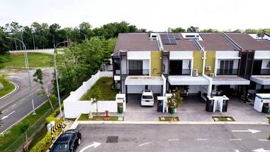 CORNER LOT Double Storey Terrace House Serimba Bukit Mahkota Bangi