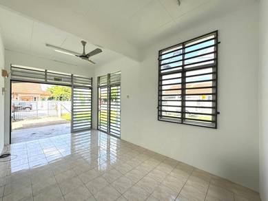 CORNER LOT SPACIOUS SINGLE Storey Terrace Bandar Saujana Putra