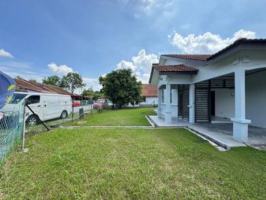 CORNER LOT SPACIOUS SINGLE Storey Terrace Bandar Saujana Putra