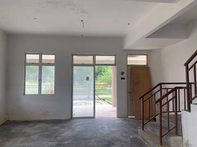 Rumah Teres 2 Tingkat 4 Bilik di Lubok Jong, Pasir Mas Untuk Disewa
