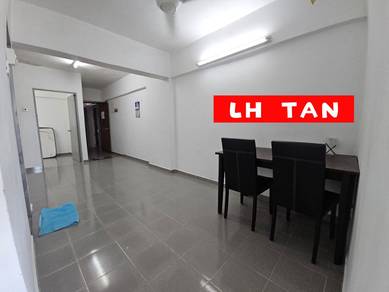 Puncak Erskine 88 renovated with floor tiles & kitchen nice unit