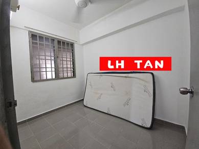 Puncak Erskine 88 renovated with floor tiles & kitchen nice unit