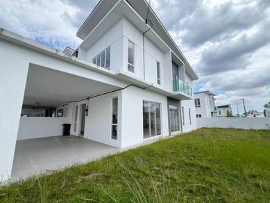 CORNER LOT NON BUMI Double Storey Corner Lot Nusari Bayu 2B Sendayan