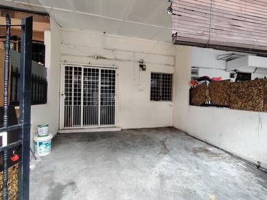 2-story terrace house, renovated and well-maintained, move-in ready