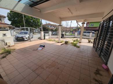 Taman Anggerik Perdana Corner 2-Storey House For Sales!!!