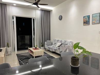Quaywest Residence Condominium Fully Furnished nr USM Queensbay Mall