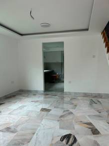Rumah Teres 2 Tingkat di Bandar Rinching, Seminyah