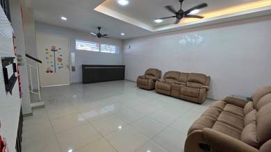 Kajang @ Taman Nadayu 92 Renovated 2.5 Storey Superlink for Sale