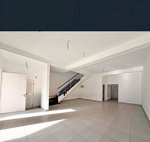 LAMAN AZALEA NILAI IMPIAN FREEHOLD Double Storey Nilai