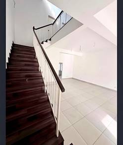 LAMAN AZALEA NILAI IMPIAN FREEHOLD Double Storey Nilai