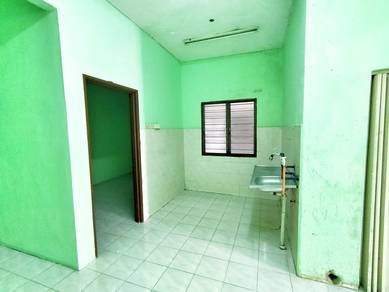 [FACING MAIN ROAD AND NEAR MRT] Shop Apartment Hentian Kajang