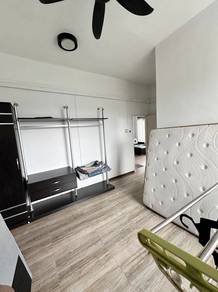 1 Borneo Condo For Sale