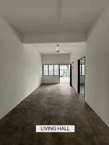 Taman Perwira, Teluk Panglima Garang ~ Teres Setingkat Facing Padang