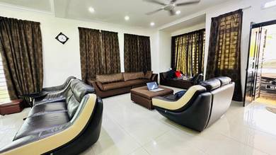 Below market 2.5 storey corner lot terrace in Kota Warisan