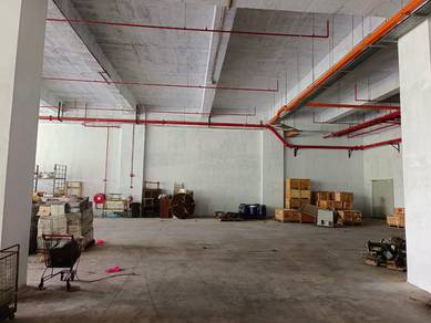 Bukit Serdang 1.5 Storey Warehouse 28k Sf For Rent