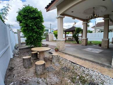 Rumah Banglo Dua Tingkat Luas Fully Furnished  di Taman Bangi Villa