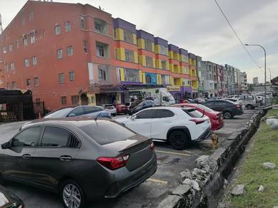 Bandar Puchong Utama 4 Storey Shop lot For Rent Facing LDP Highway