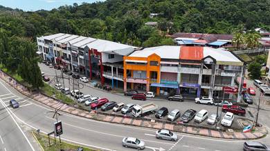 3-Storey Shoplot @ Cerah Commercial Centre, Beaufort | for SALE