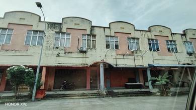 2 Storey Shop Lot Taman Dahlia Bandar Baru Salak Tinggi | FREEHOLD