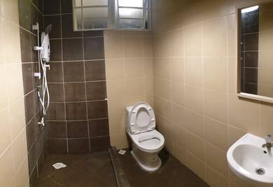 Twin Room for Ladies Double Terrace House, Tmn Kingfisher 3, Ujana