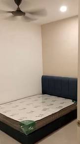 Middle Room for rent