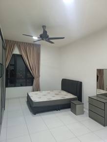 Bukit Indah SkyView Apartment 1105sqft bus to Tuas Checkpoint 2carpark