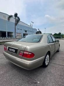 Mercedes Benz E-CLASS 2.6 240 CLASSIC (CBU)