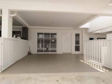 Huge Size, 2 Storey House @ Hijayu , Bandar Sri Sendayan, Seremban